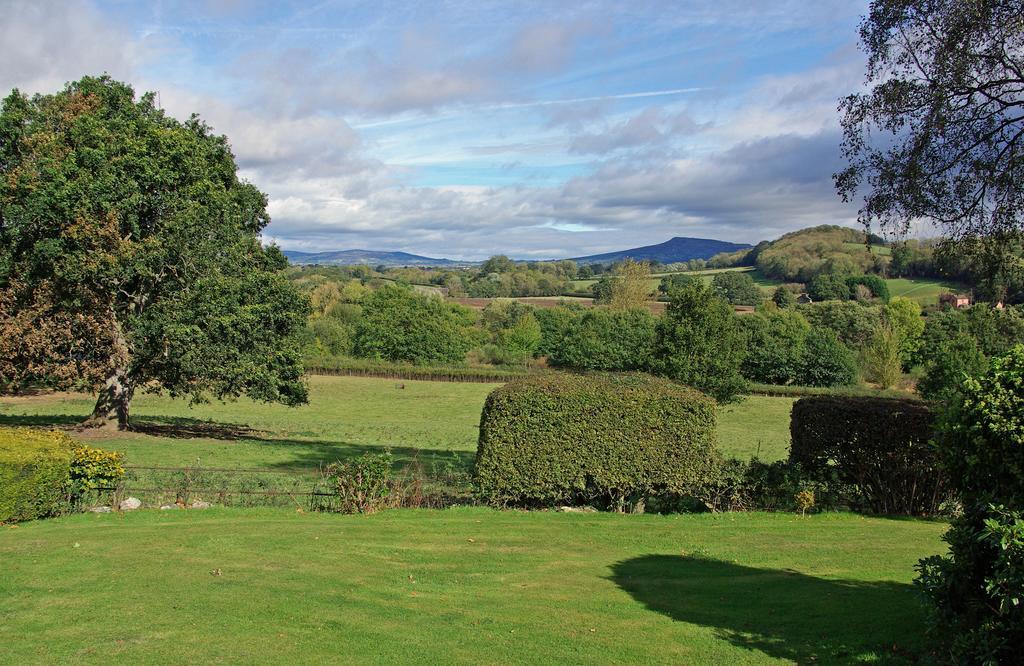 Overton Grange Country Hotel Лъдлоу Екстериор снимка