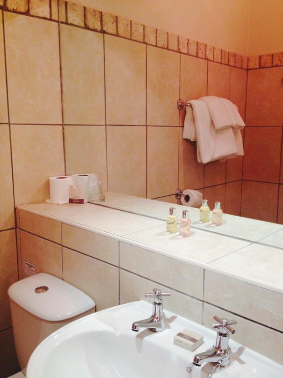 Overton Grange Country Hotel Лъдлоу Стая снимка