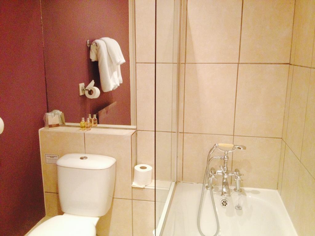 Overton Grange Country Hotel Лъдлоу Стая снимка
